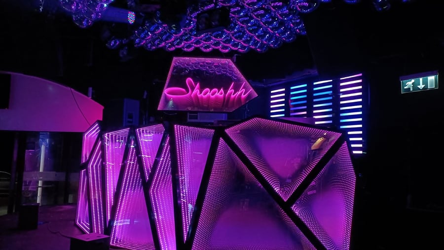 VA1771 Shoosh Dj Booth (1)
